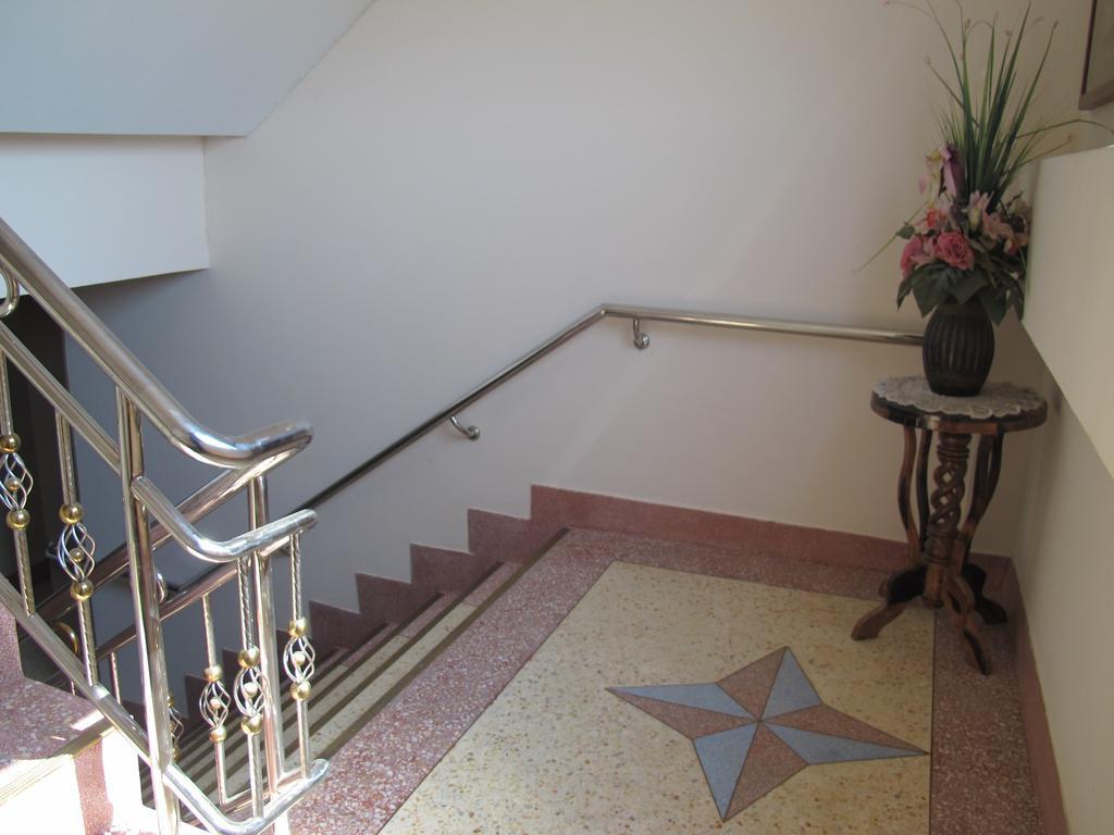 The Star Hotel Удон Тани Екстериор снимка