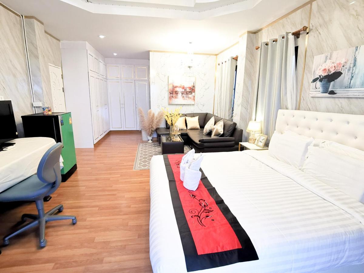 The Star Hotel Удон Тани Екстериор снимка