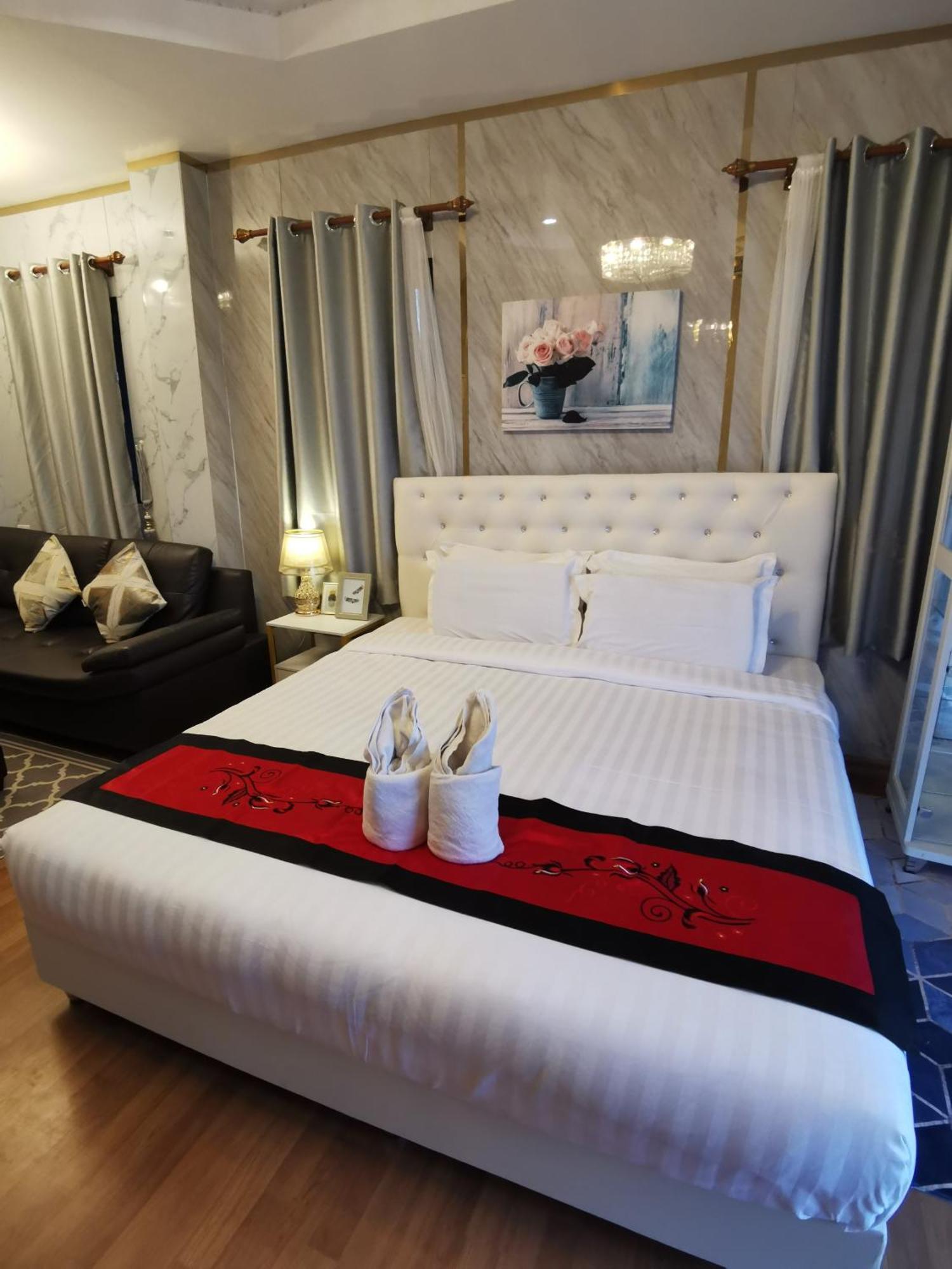 The Star Hotel Удон Тани Стая снимка