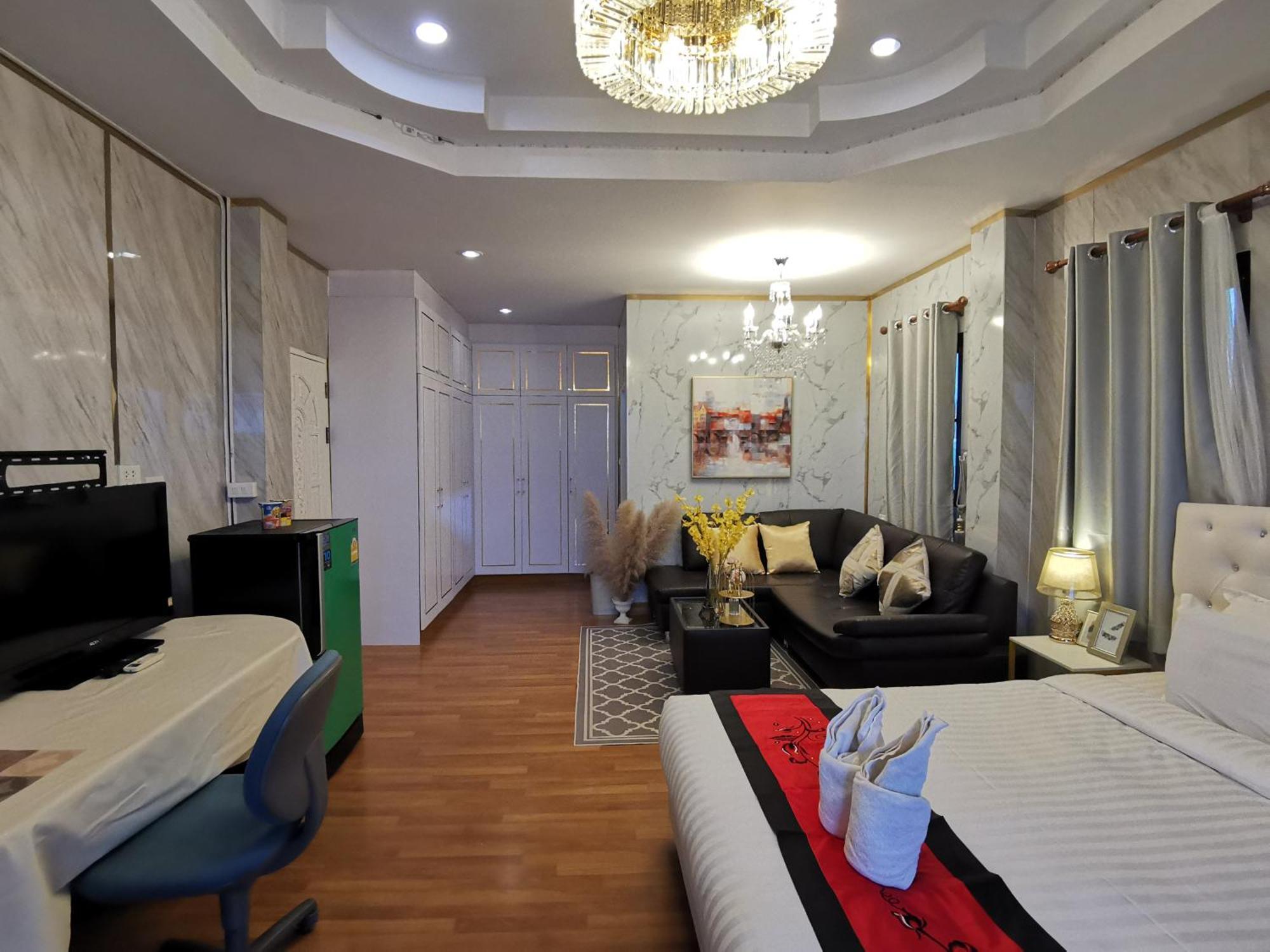 The Star Hotel Удон Тани Стая снимка