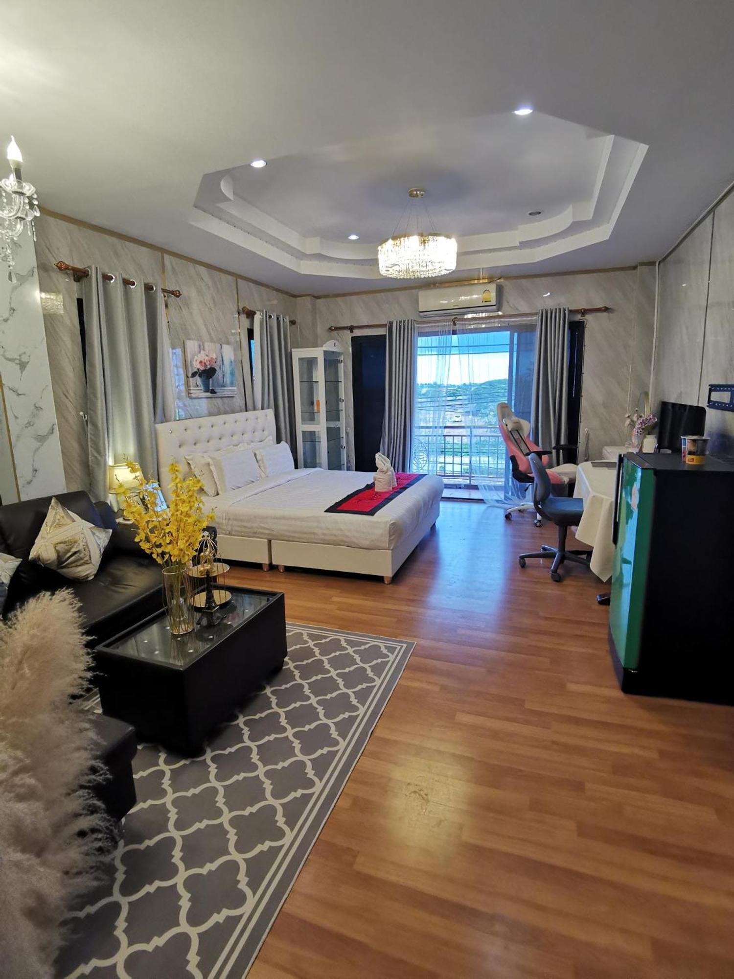 The Star Hotel Удон Тани Стая снимка