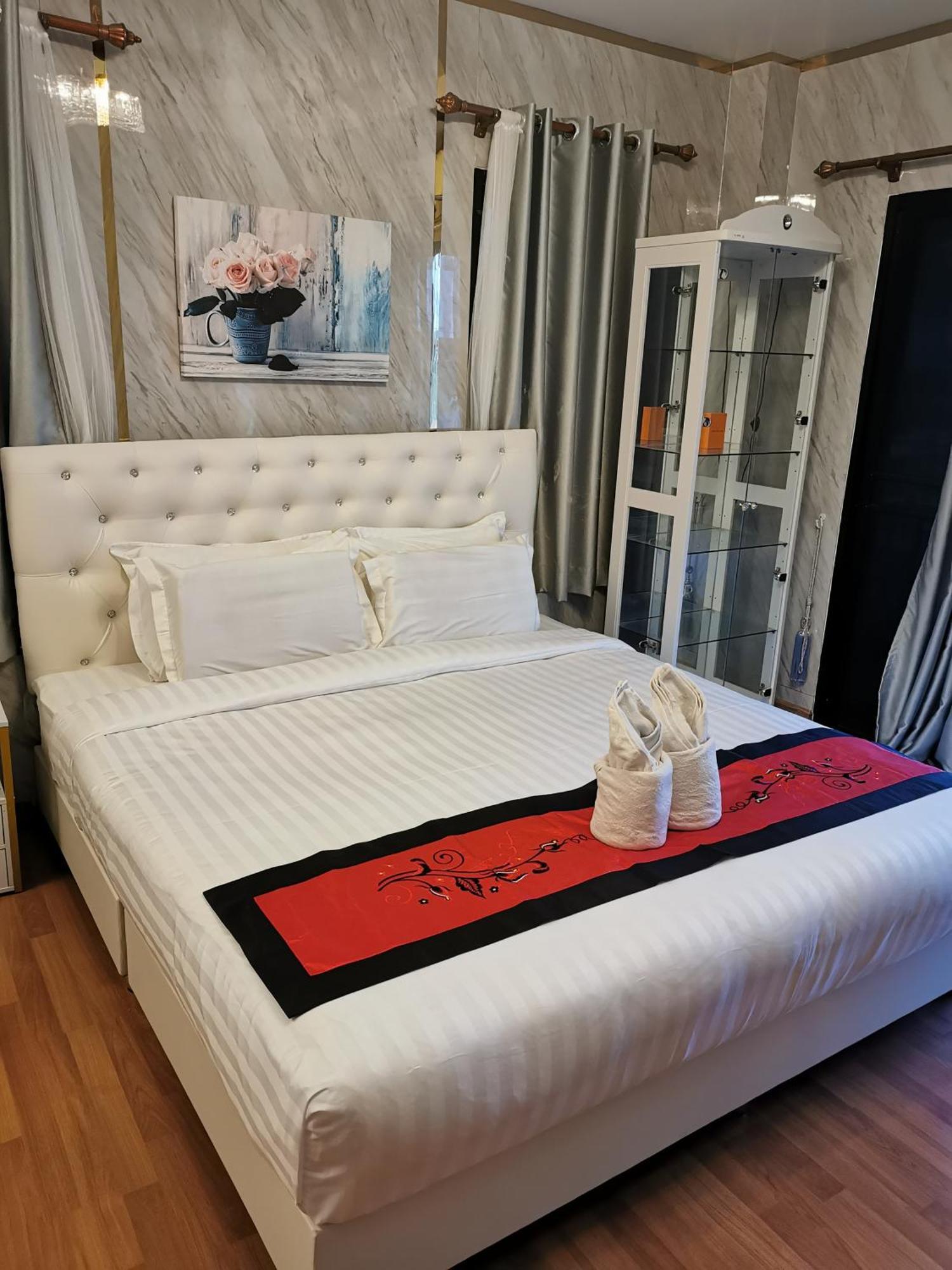 The Star Hotel Удон Тани Стая снимка