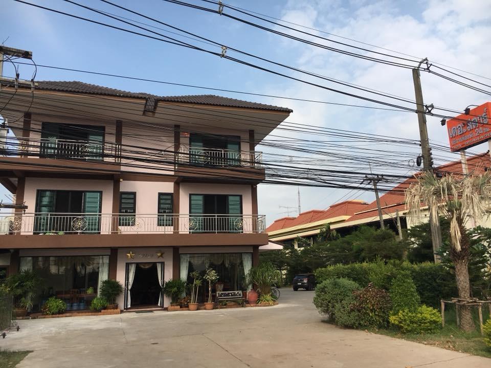 The Star Hotel Удон Тани Екстериор снимка