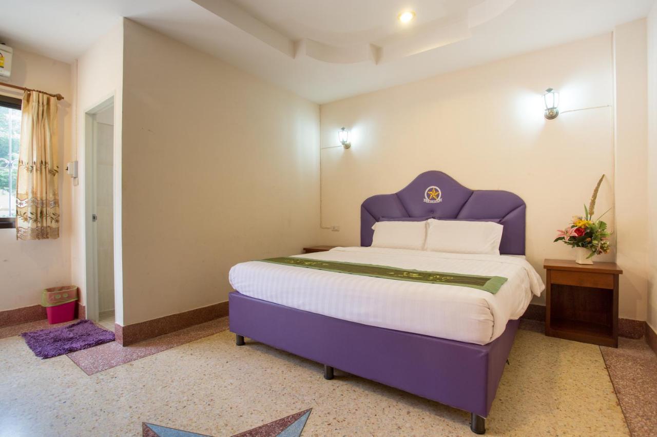 The Star Hotel Удон Тани Екстериор снимка