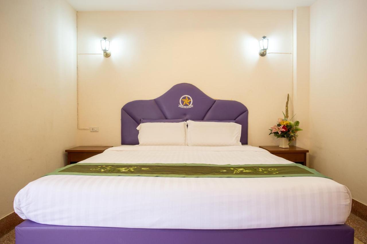 The Star Hotel Удон Тани Екстериор снимка