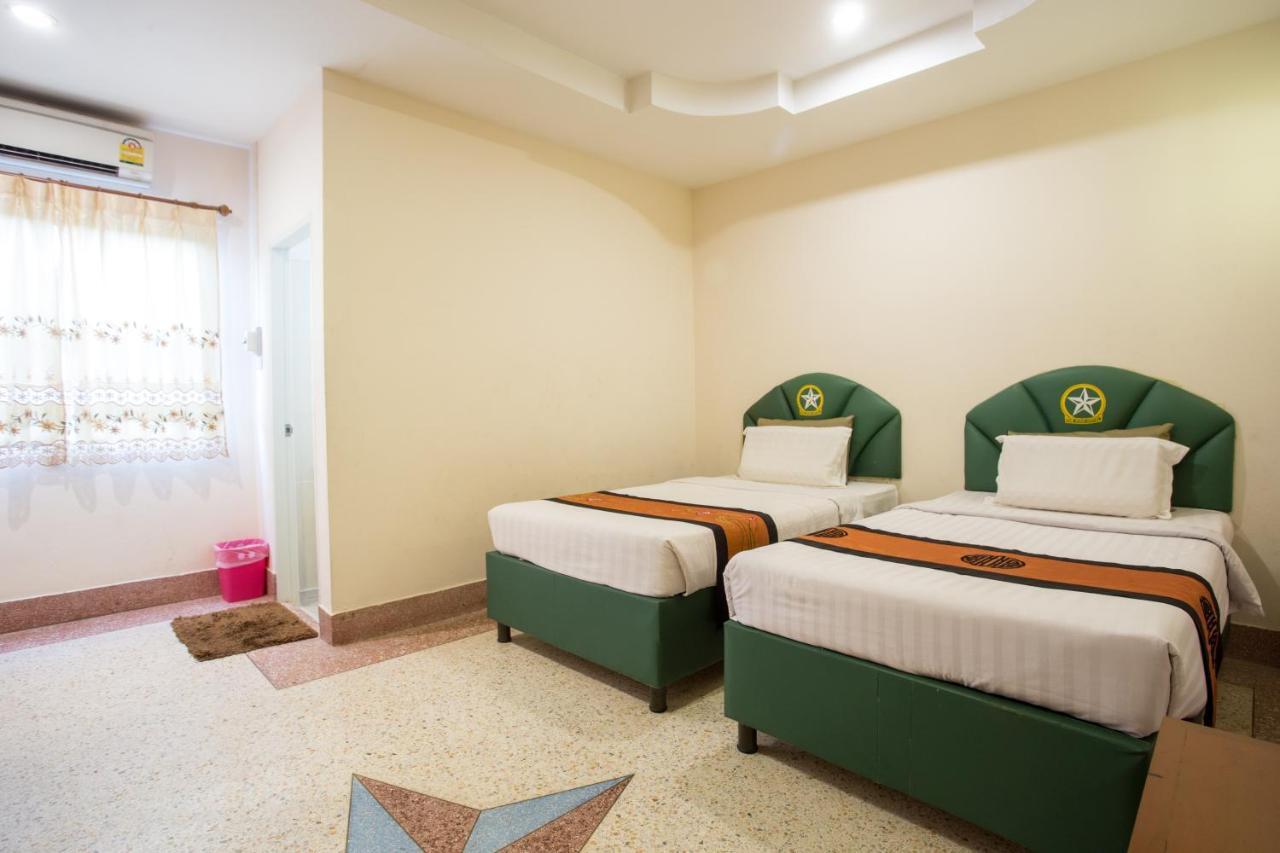 The Star Hotel Удон Тани Екстериор снимка