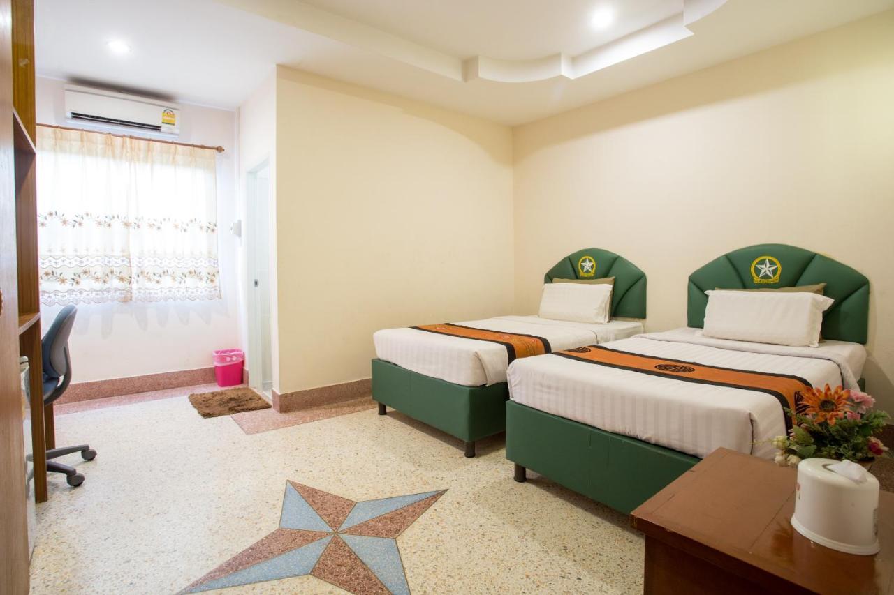 The Star Hotel Удон Тани Екстериор снимка