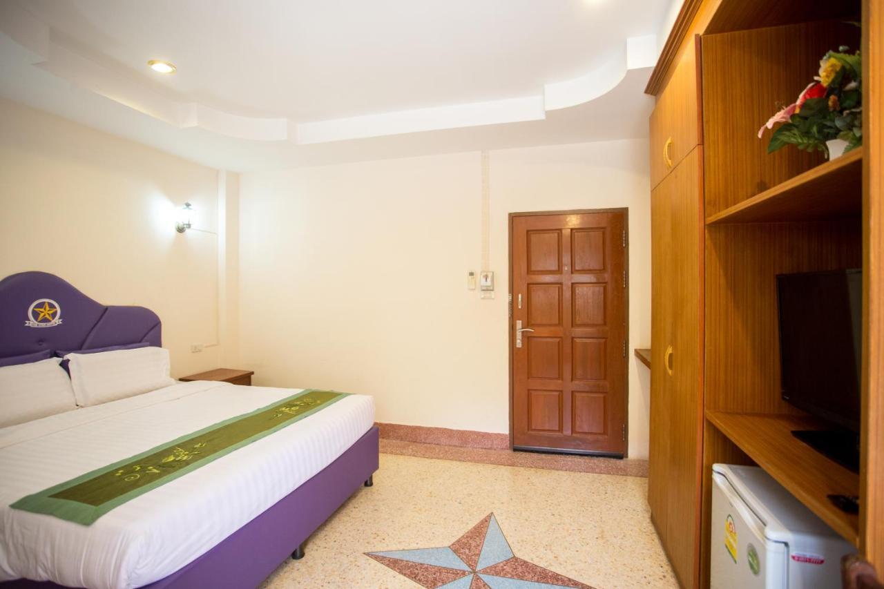 The Star Hotel Удон Тани Екстериор снимка